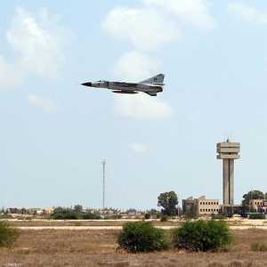 استهدف طيران الجيش الليبي المدخل الشرقي لمدينة سرت