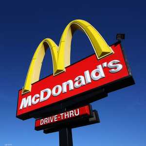 مسلم يطالب ماكدونادز باعتذار وتعويض بسبب "لحم الخنزير"
