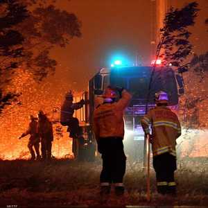 تجتاح الحرائق عددا من المدن الأسترالية