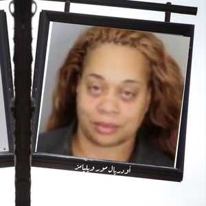 أودريال مور ويليامز رفعت مسدسا بوجه الزبونة