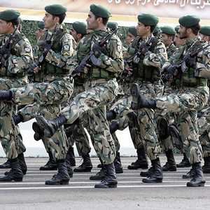 توعد المرشد الإيراني علي خامنئي بالرد على مقتل سليماني