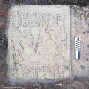 كتل حجرية أثرية عثر عليه في قرية بمحافظة سوهاج جنوبي مصر.