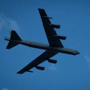 طائرة من طراز "بي 52"