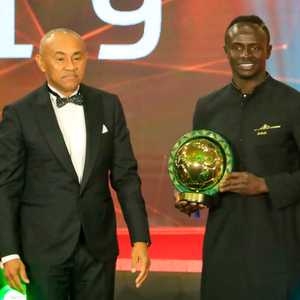 ماني لم يستطع الاحتفال مع السنغاليين بالجائزة