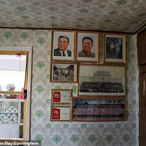 صور زعماء كوريا الشمالية من المقدسات