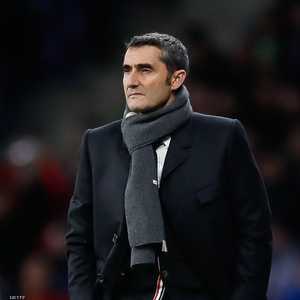 فالفيردي يتعرض لضغط جماهيري من أجل الرحيل عن برشلونة.