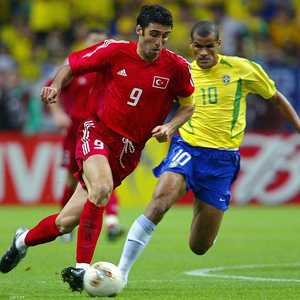اللاعب الأسطورة هاكان شوكور في كأس العالم 2002