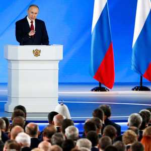 دعا بوتن إلى تعزيز صلاحيات البرلمان.