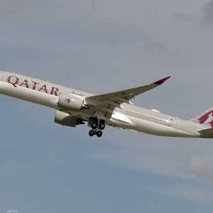 "القطرية" تتحدى التحذيرات الدولية من التحليق بأجواء إيران.