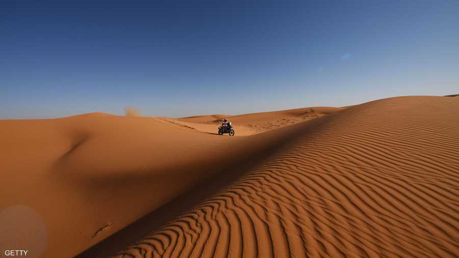 رالي داكار يعيد اكتشاف سحر الصحراء حيث المتعة والجمال