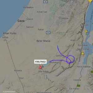 مسار المقاتلة الحربية الإسرائيلية بعد رصدها فوق النقب