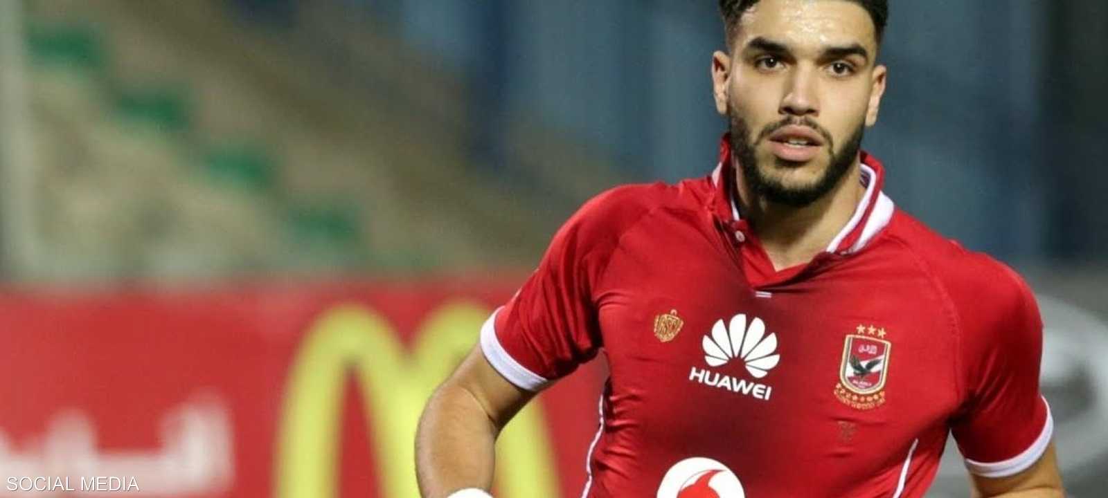 أنهت إدارة الاتفاق تعاقدها مع المهاجم المغربي وليد أزارو