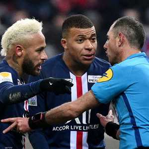 الحكم أشهر الكارت الأصفر بوجه مبابي