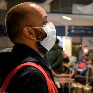 المطارات العالمية تراقب الحالة الصحية للمسافرين بسبب كورونا.