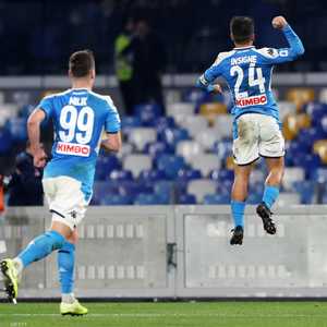 إنسيني يحتفي بالهدف الثاني أمام يوفنتوس