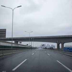 أغلقت السلطات الصينية الشوارع المؤدية إلى ووهان