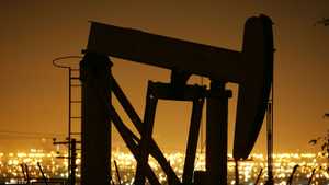 تراجعت أسعار النفط بنحو 3 بالمئة