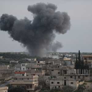 جانب من القصف على معرة النعمان في إدلب.