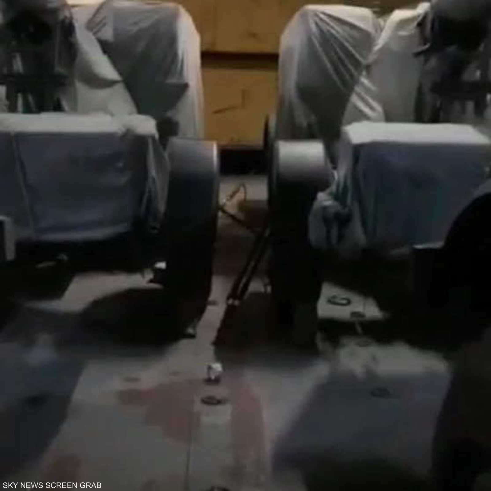 تحمل الشحنة مدرعات عسكرية.