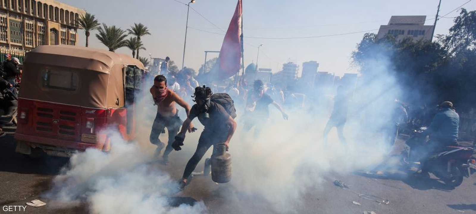 يطالب المتظاهرون بتسمية رئيس وزراء مستقل سياسيا