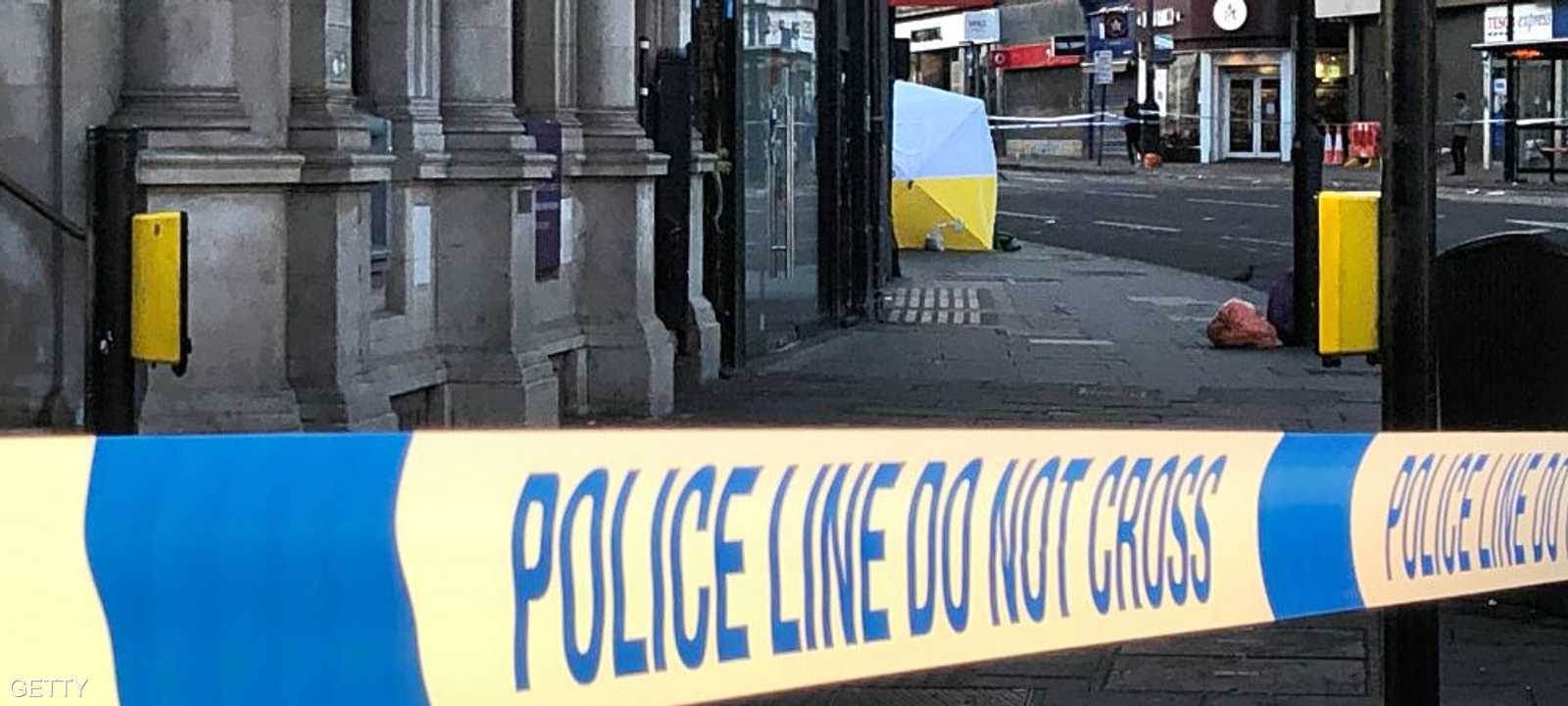 المهاجم كان يحمل سكينا