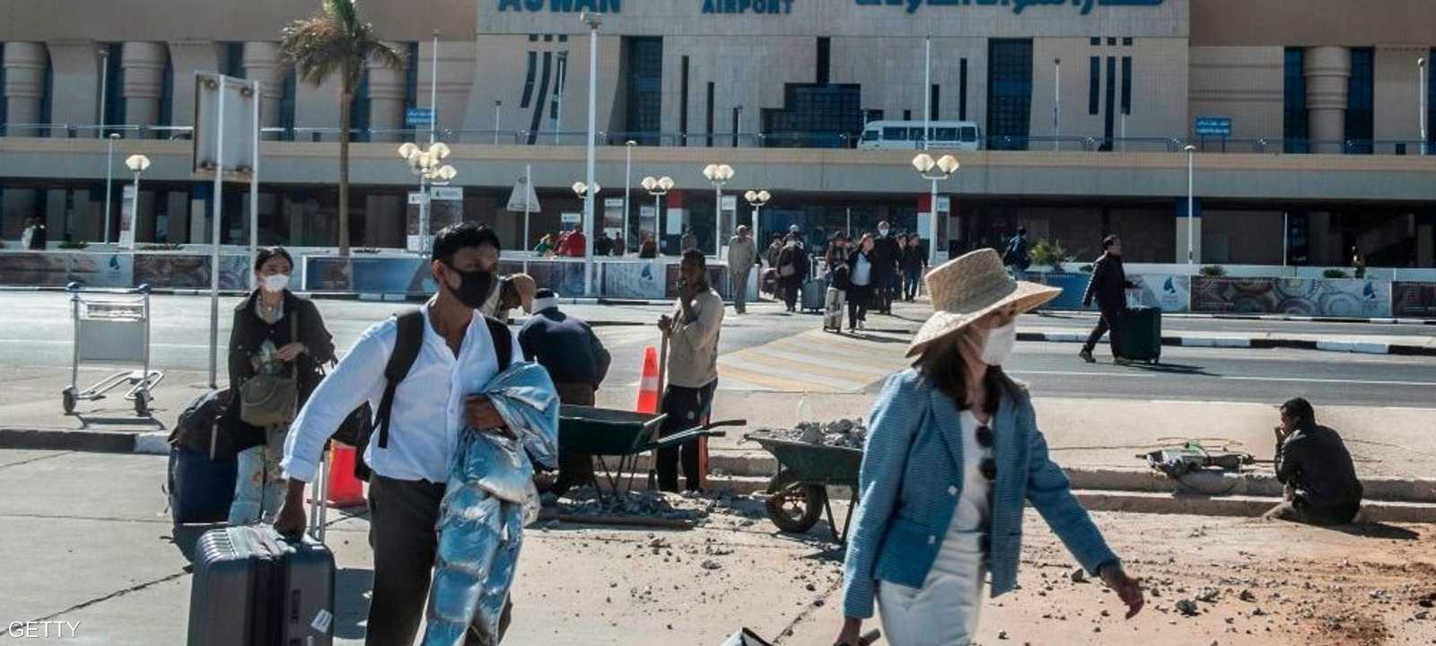 إجراءات احترازية في المطارات العربية بسبب فيروس كورونا.