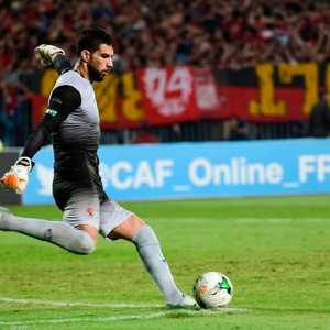 حارس مرمى الأهلي المصري شريف إكرامي