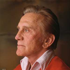 كيرك دوغلاس.. مسيرة حافلة