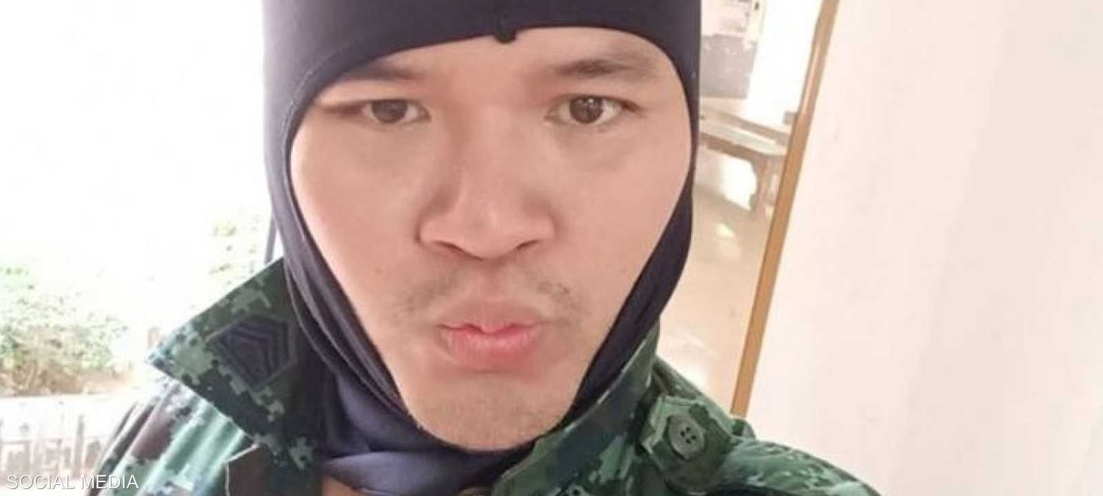 الجندي القاتل نشر صورته على فيسبوك أثناء الهجوم