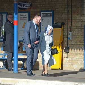 الملكة إليزابيث ظهرت في محطة قطارات كينغز لين الثلاثاء