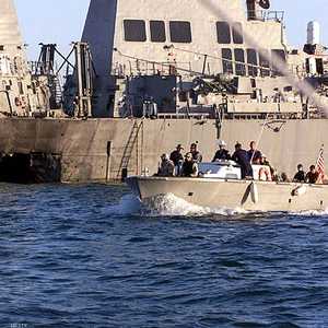 تعرضت المدمرة "كول" لهجوم عام 2000