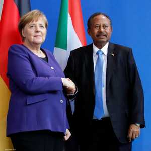 حمدوك خلال لقائه بأنجيلا ميركل