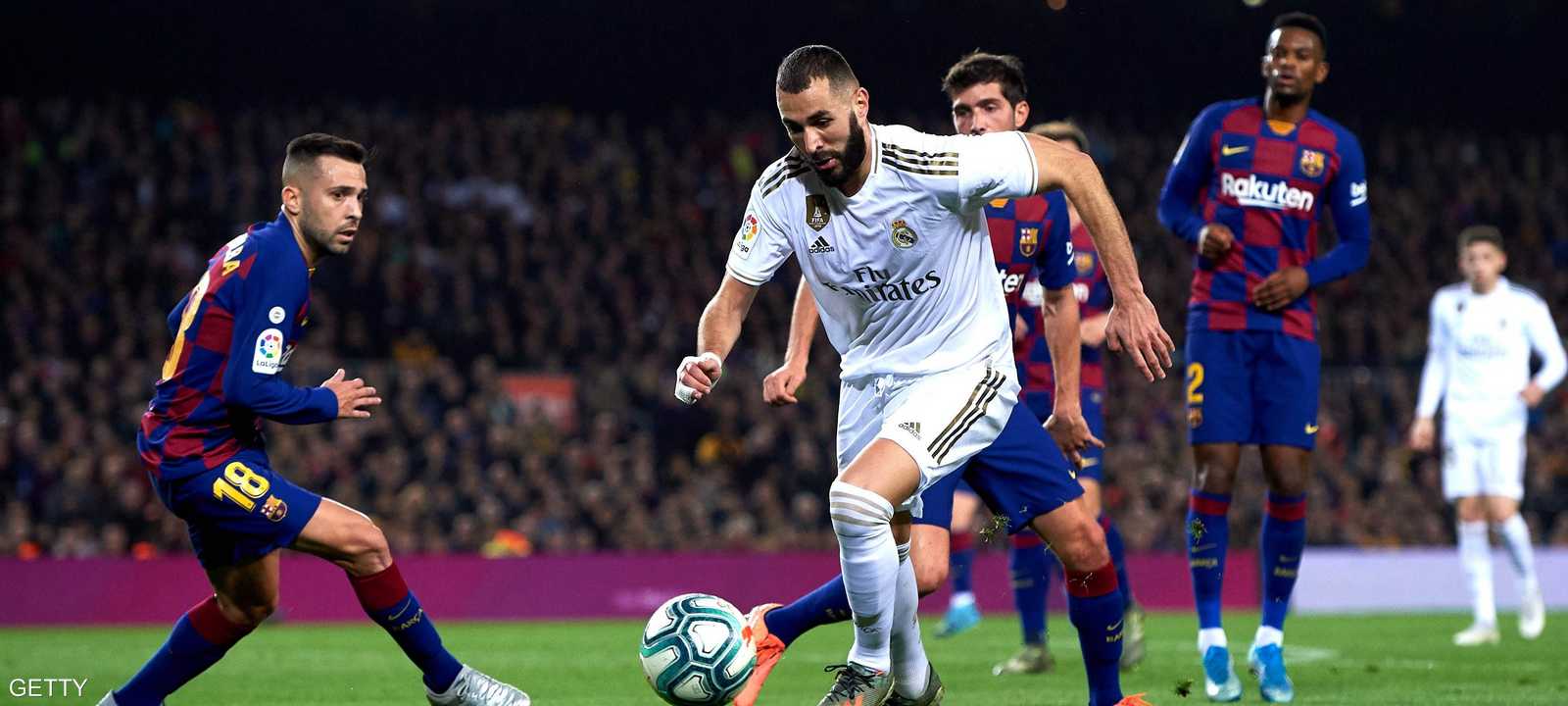 ريال مدريد وبرشلونة يحتاجان دعما في الخط الأمامي