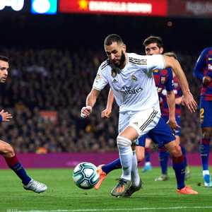 ريال مدريد وبرشلونة يحتاجان دعما في الخط الأمامي