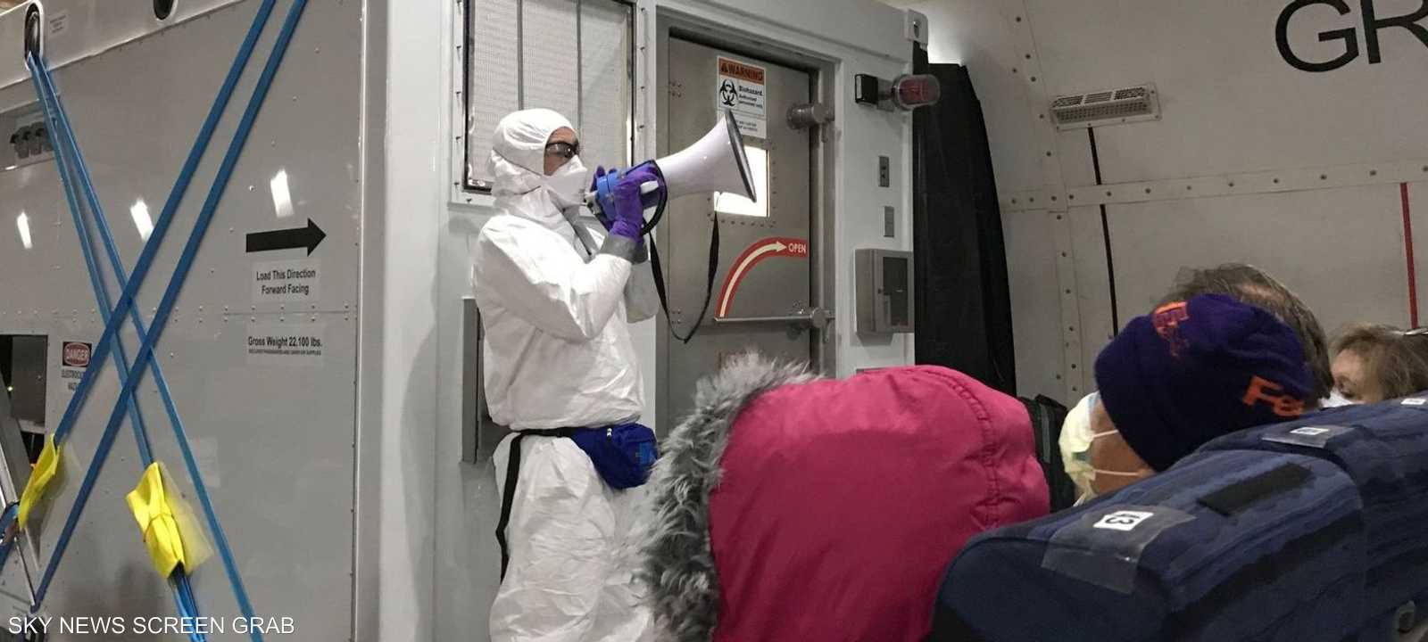 الطائرة حملت مرضى بكورونا وأصحاء في الوقت ذاته