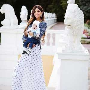 زوجة ملك ماليزيا السابق أوكسانا فويفودينا وابنها