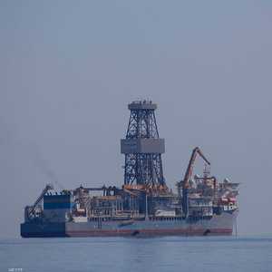 إحدى سفن الحفر في المتوسط