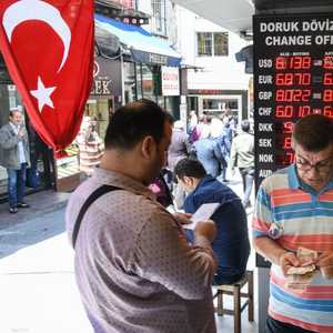 الليرة تعاني أمام الدولار منذ بداية العام الجاري..أرشيفية