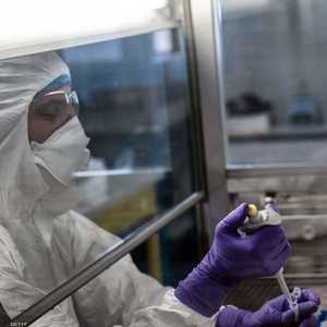 علماء يسابقون الزمن لاكتشاف علاج لكورونا