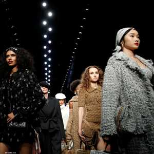 جانب من عروض أسبوع الموضة في ميلانو