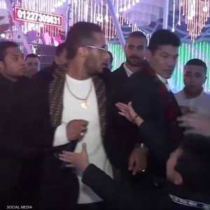 محمد رمضان وباسم سمرة في أحد الأعراس