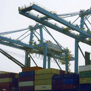 حظر دخول جميع السفن القادمة من العراق