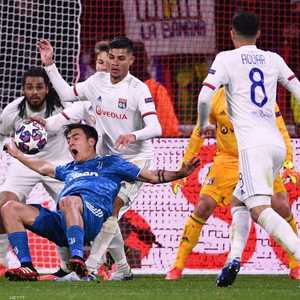 فاجأ ليون الفرنسي ضيفه يوفنتوس الإيطالي بفوز تاريخي