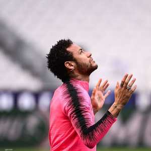 أبدى نيمار غضبه عقب الخسارة أمام بوروسيا دورتموند