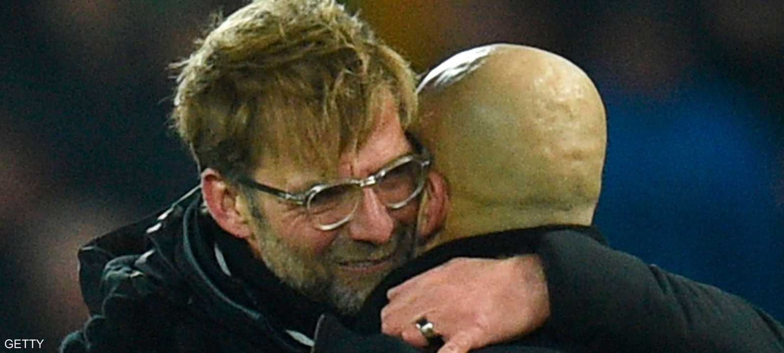 صورة أرشيفية لعناق حار بين كلوب وغوارديولا