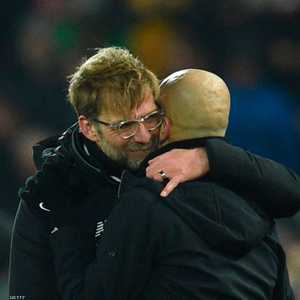 صورة أرشيفية لعناق حار بين كلوب وغوارديولا