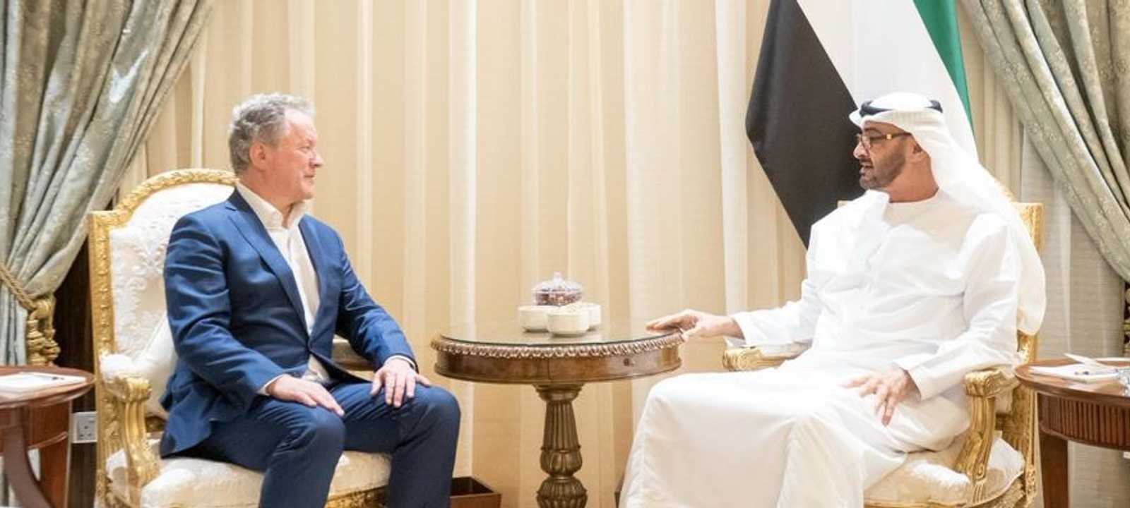 الشيخ محمد بن زايد وديفيد بيزلي