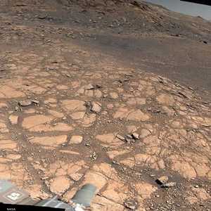 لقطة لسطح المريخ التقطتها المركبة كيوريوسيتي
