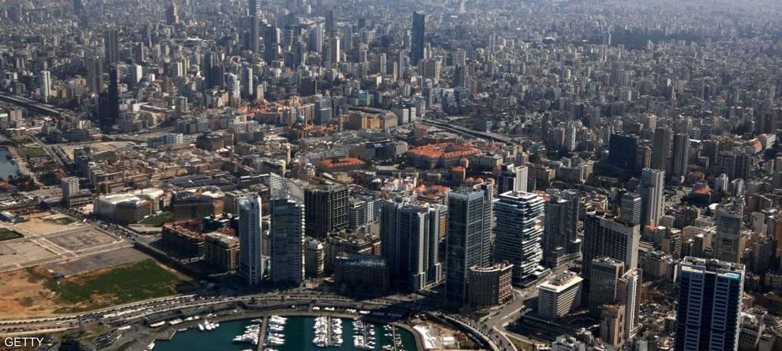 يمثل تخلف لبنان عن سداد ديونه مرحلة جديدة من أزمة مالية.