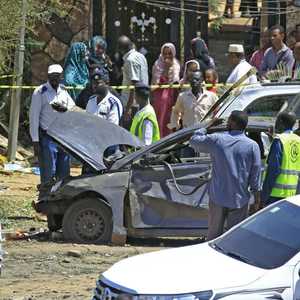 موقع التفجير الذي استهدف موكب عبد الله حمدوك